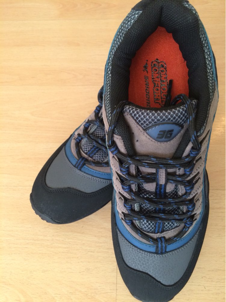 Men Rubber sole walking climbing  shoes breathable hiking shoes  non-slip shoes