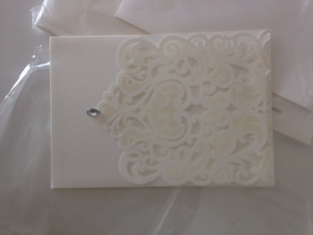100pcs Vertical White Elegant Engagement card  / Wedding Invitation Custom With Rhinestone & Laser Cut Flower,CW5001
