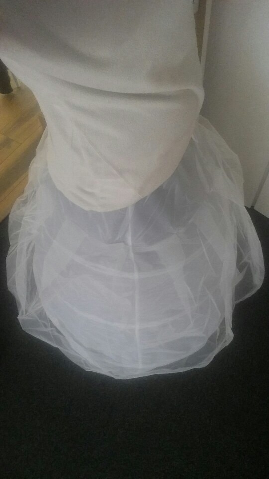 In Stock 2016 Hot Sale 3 Hoop Ball Gown Bone Full Crinoline Petticoats For Wedding Dress Wedding Skirt Accessories Slip