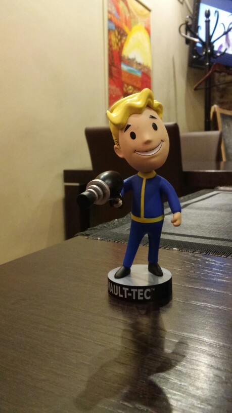 Gaming Heads Fallout 4 Vault Boy TOY Bobbleheads Series 1 PVC Action Figure For Kid Christmas  DOLL 
