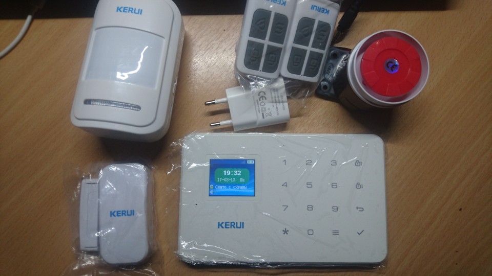 Kerui G18 Android App iOS App control wireless security system gsm  alarm system wireless magnetic window sensor+motion detector