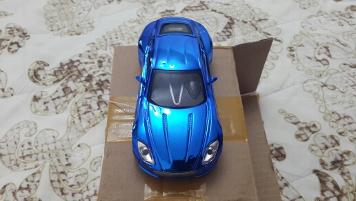 1:32 Toy Car Aston Martin Metal Alloy Diecast Car Model Miniature Scale Model Sound and Light Electric Car Toys For Children