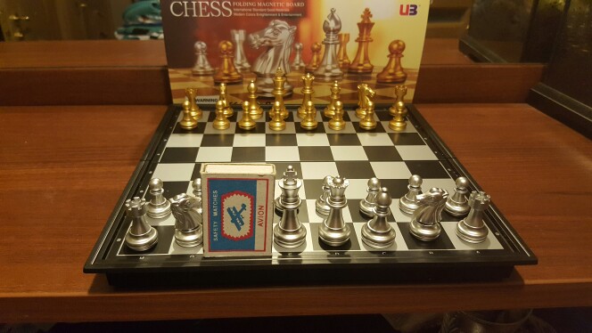 2016 New Portable Chess Game Set  Checkers Folding Magnetic Chessboard Chess Pieces Set Children Educational Toys Party Game