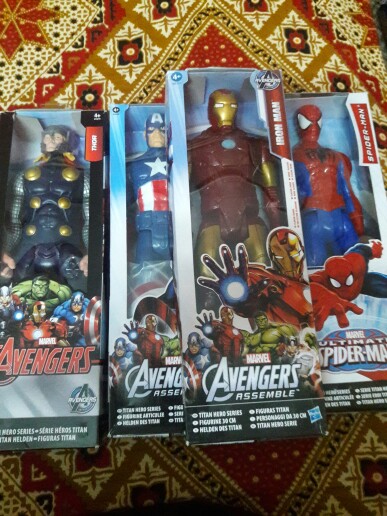 12"30CM Marv Super Hero Avengers Action Figure Toy Captain America,Iron Man, Wolverine, Spider-Man,Raytheon Model Doll Kids Gift