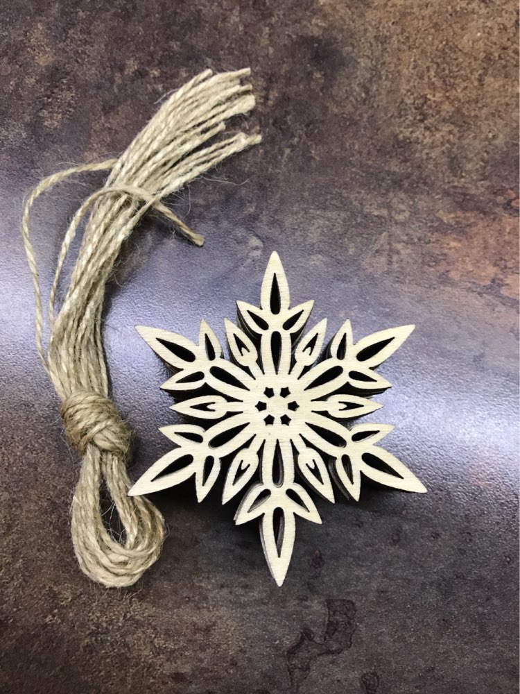 10pcs Wooden Embellishments with String Christmas Decoration Snowflake Pattern Pendant Happy New Year