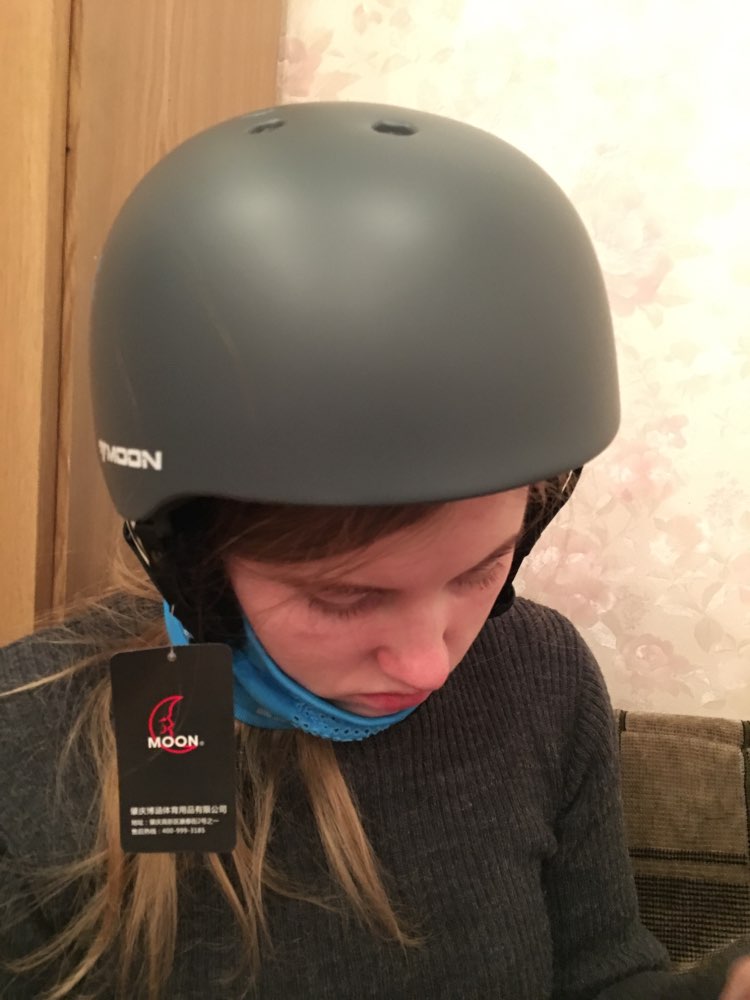 Free shipping MOON Ski helmet PC+EPS Ultralight  Integrally-molded Breathablemen women  Snowboard Skateboard helmet Multi Color