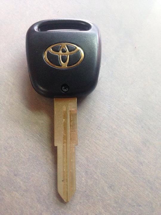 Replacement 1 Hole on Side of Cover Car Key Blank Case with Groove on Left of Blade For Old Toyota Key Shell Cover Remote Fob