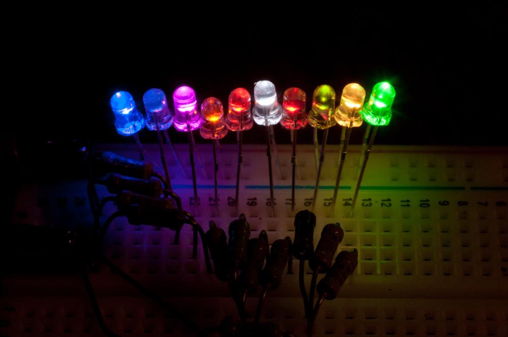 100pcs (10 colors x 10pcs) 3mm LED Diode Kit 3 mm Light Emitting Warm White Green Red Blue Yellow Orange Purple UV Pink LED DIY