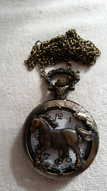 Antique Bronze orologio taschino Horse Hollow Quartz pocket watch necklace Chain Pendant Womens Men Watches Gifts