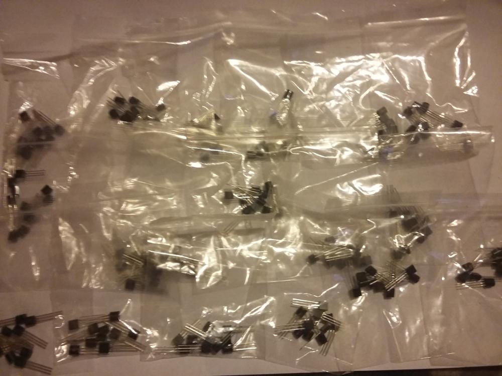 Transistor Assorted Kit (TO-92) 18kinds*10pcs=180pcs 2N2222 S9013 S9014 S9015 S9018 S8050 S8550 5551 5401 2N3904 2N3906 C1815