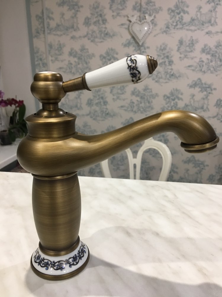 Free shipping Contemporary Concise Bathroom Faucet Antique bronze finish Brass Basin Sink Faucet Single Handle water taps YT5049