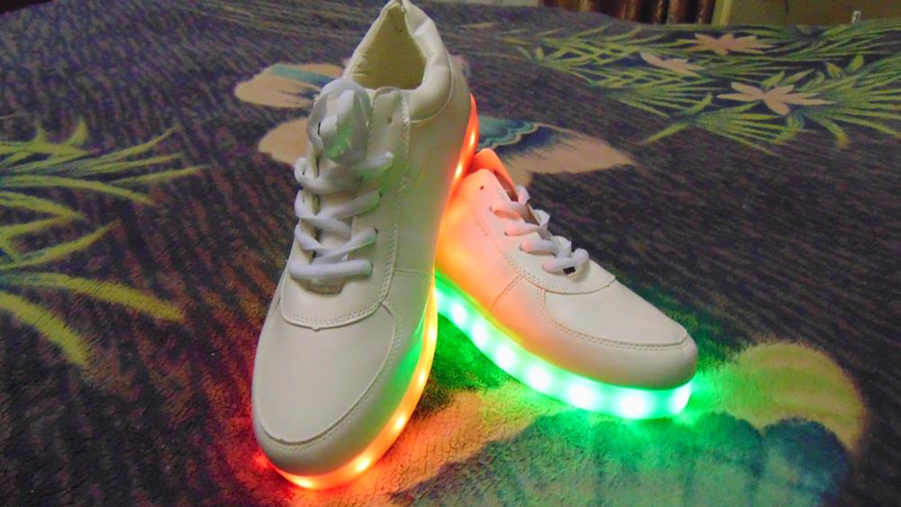 2016 Women Colorful glowing shoes with lights up led luminous shoes a new simulation sole led shoes for adults neon basket led