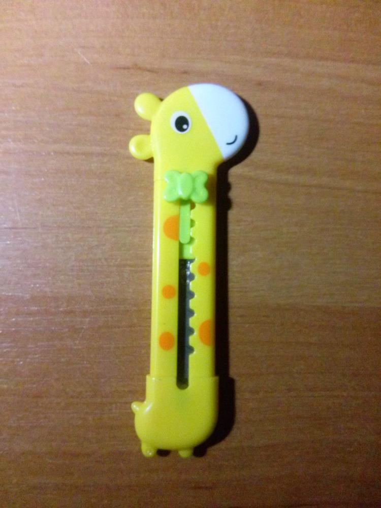 Lovely Small Giraffe Pen Paper Cutting Knife Letter Opener Box Cutter