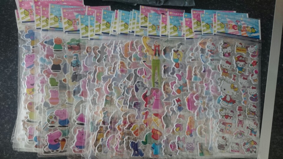 50 sheets children stickers for more than 700 PCs,  21.5*6.8 cm  Cartoon Pattern Teacher Reward Wall Desk Stickers Scrapbook