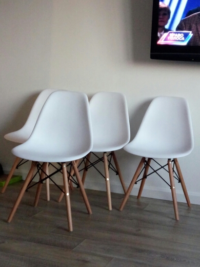 Fashion synthetic resin chair. Europe and the USA popular plastic chair. Synthetic resin back. Solid wood chair legs