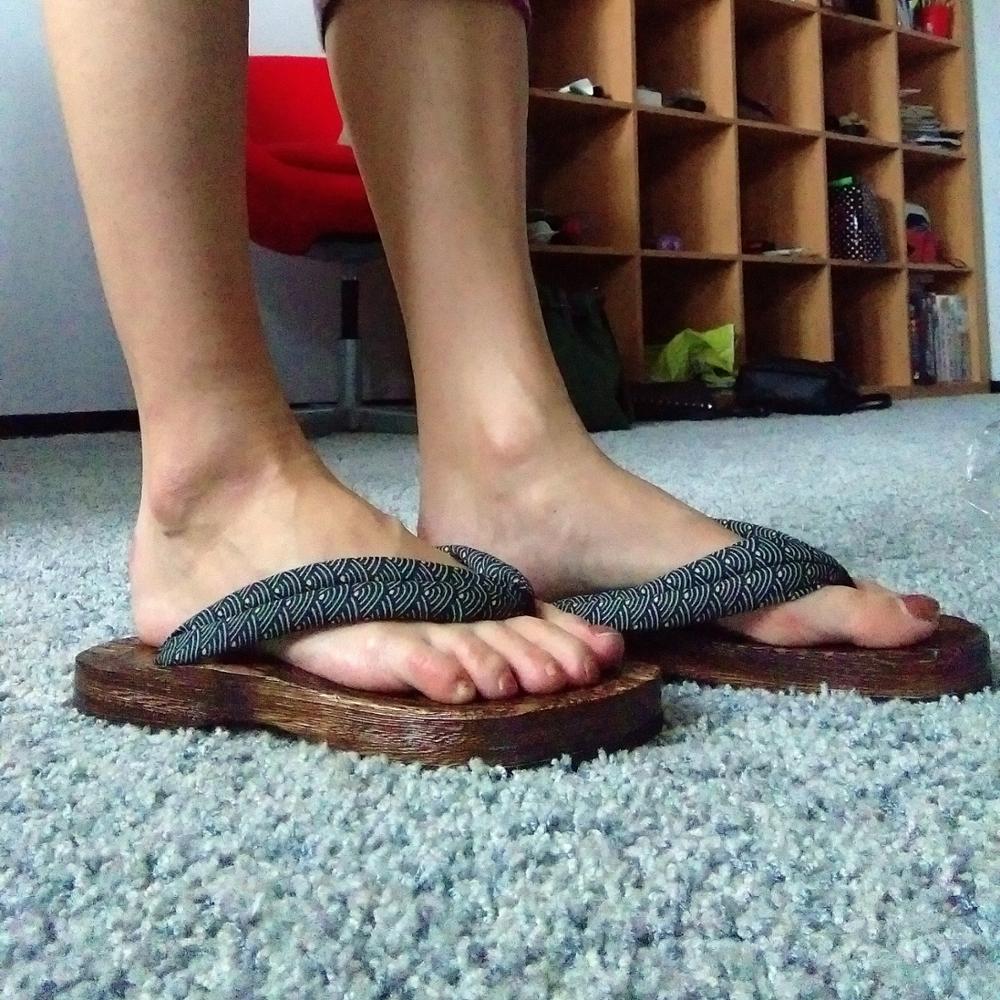 MEN and women GETA Japanese SAMURAI Clogs Wood Sandals Unsex clogs shoes flat wood heel square toe shoes summer plank sandals