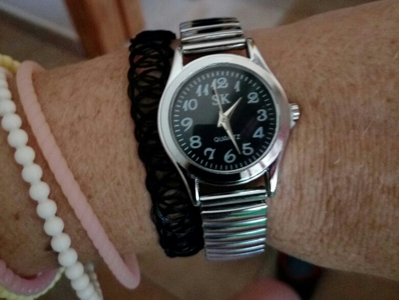 Men/Women Fashion casual Quartz Watch Stainless Steel Contains Elastic Strap Design Adjustable fashion wristwatch