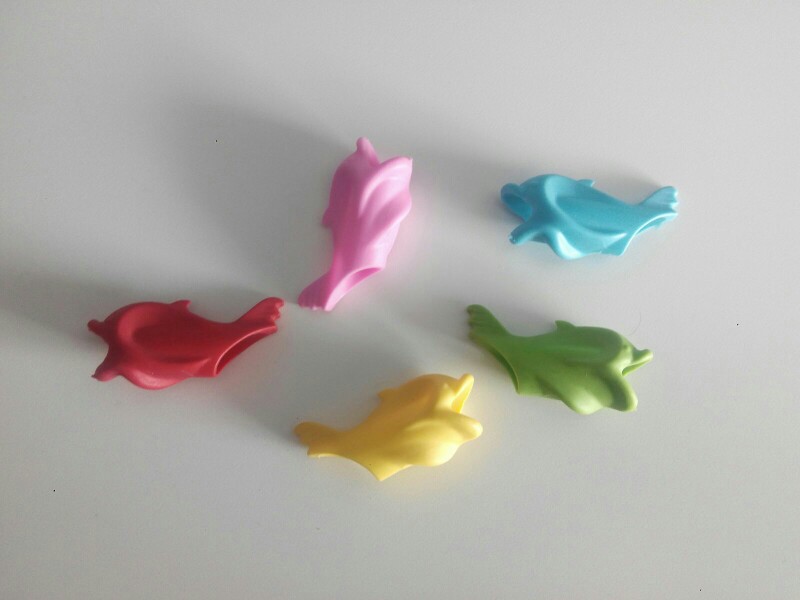 5pcs/lot Dolphin Fish Writing Posture Correction Device Stationery Set Silicone Hold a Pen Corrector for Children Students