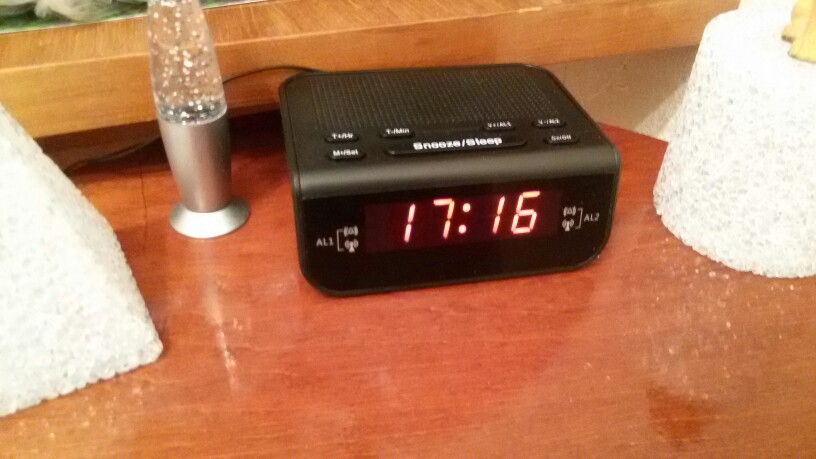 Modern Compact Digital Alarm Clock FM Radio With Dual Alarm Buzzer Snooze Sleep Timer Red LED Time Display Home Desk Radio Clock
