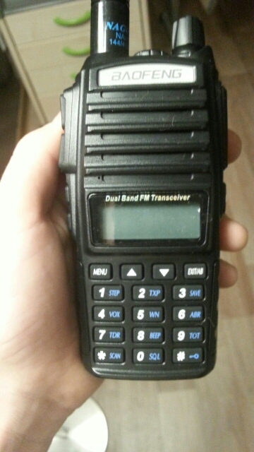 walkie talkie BaoFeng UV-82 Dual-Band 136-174/400-520 MHz FM Ham Two way Radio, Transceiver, walkie talkie