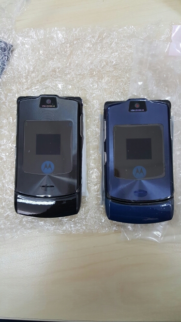 100% Unlocked Original Motorola V3i Refurbished Phone 2.2" Bluetooth Multi-language Original Motorola RAZR V3i Mobile Phone