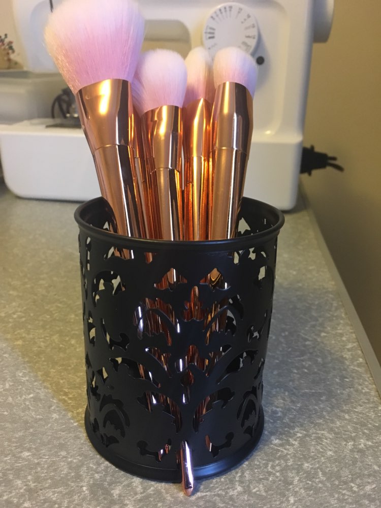 Affordable Metal Pen Holder Pen Pot Hollow Flower Pattern Round