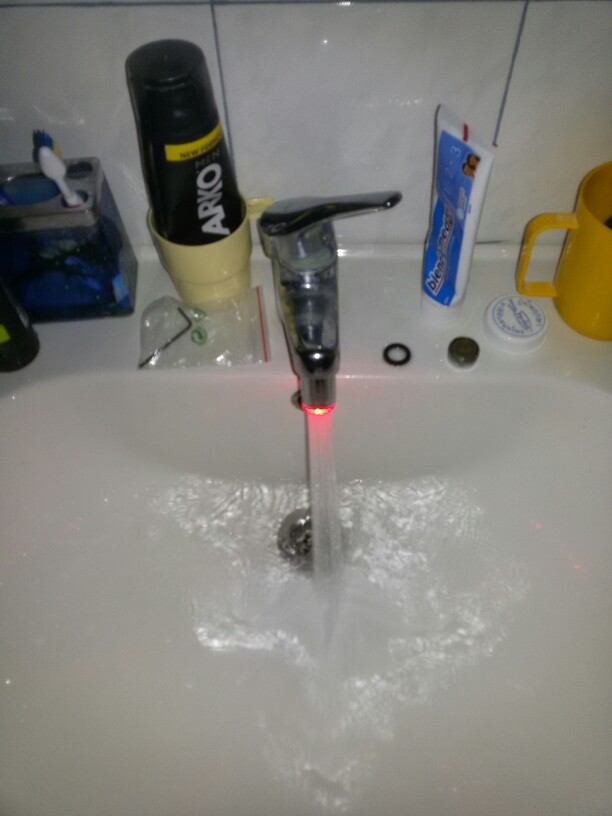 THGS 3-color Water Glow LED Faucet Light Temperature Sensor