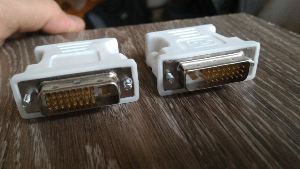 Durable DVI male adapter (DVI - D 24 1) to female VGA (15-pin)