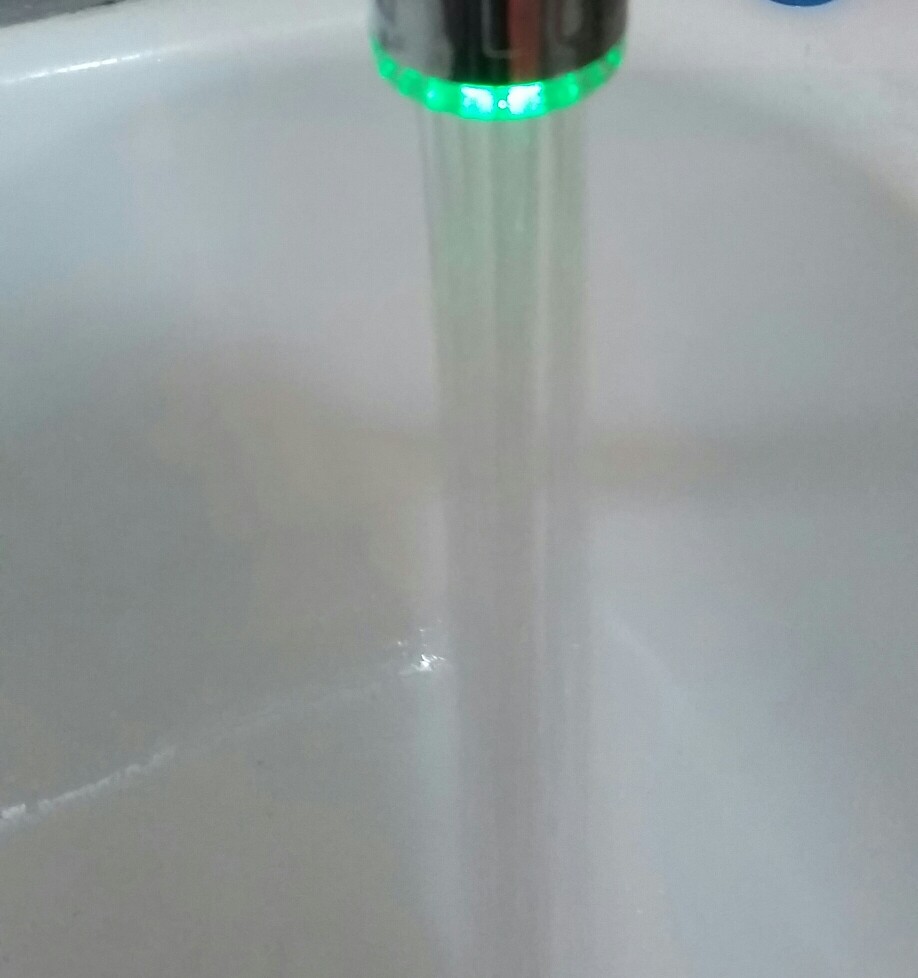 Hight Quality 7 Colors LED Water Faucet Light  Changing Glow Shower Head Kitchen Tap Aerators