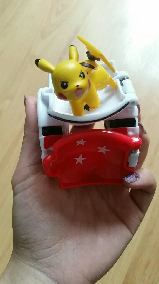 1pcs Throw Automatically Bounce Pokeball with Random Figures Anime Creative Pikachu GO Toys for Children Kids Gifts